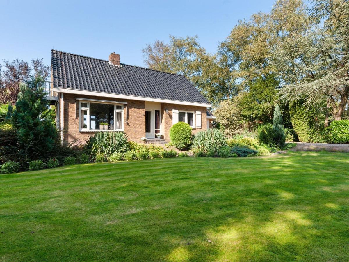 Cozy Vacation Home With A Private Garden Mantinge Exterior photo
